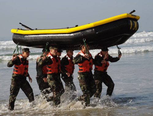 Navy SEAL Training Team work Cooperation